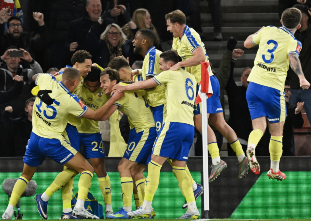 Recapitulação da FA Cup: Southampton surpreende Arsenal, Man City derrota Liverpool, Chelsea Cruise passa por Port Vale